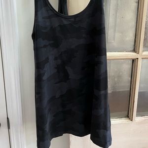 Lululemon NULU tank, size 6, NWOT, black camo